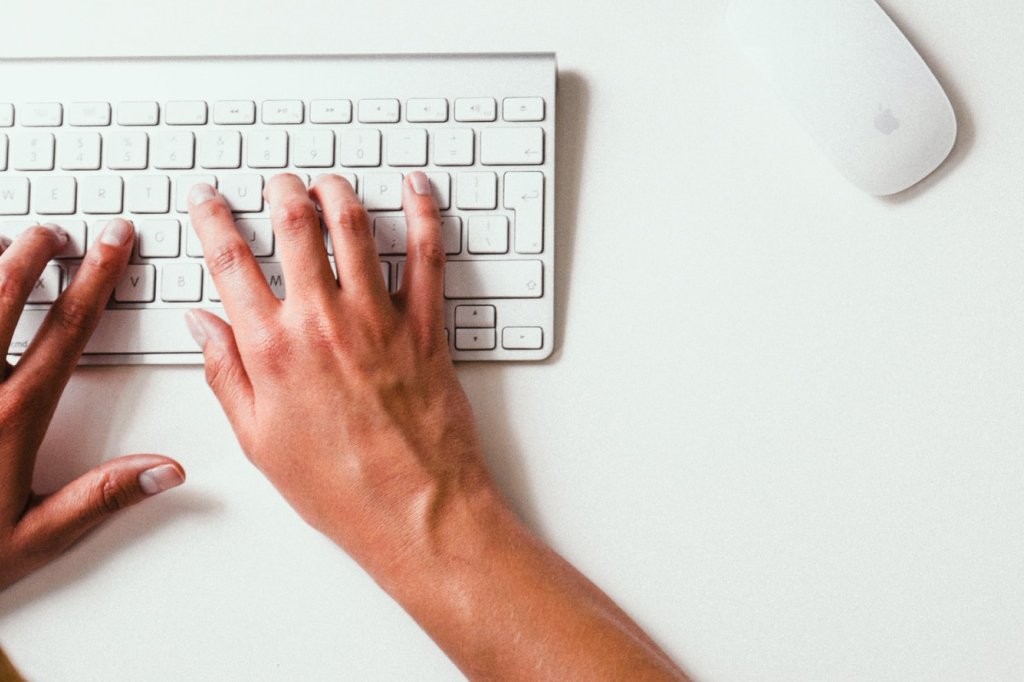 Cine suntem și ce facem?